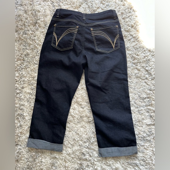 SANTANA Cuffed Dark Wash Denim Rolled Cuff Capri Jeans. Size 8 - Picture 4 of 8